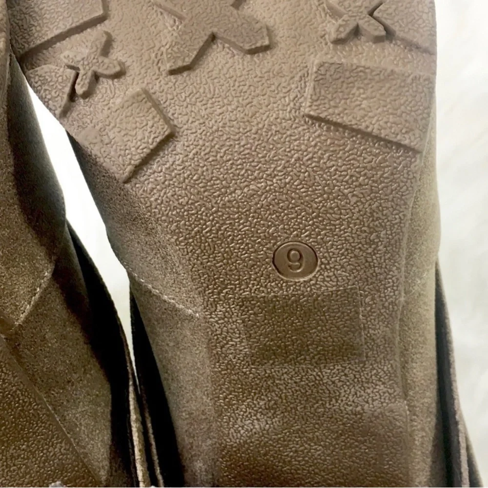NWOT Muk Luks Chris Embossed Cuff Boots - Picture 6 of 6
